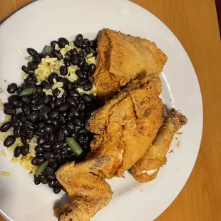 Fried Chicken juice and delicious with rice and black beans just perfect !!!!