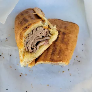 Tri trip sandwich