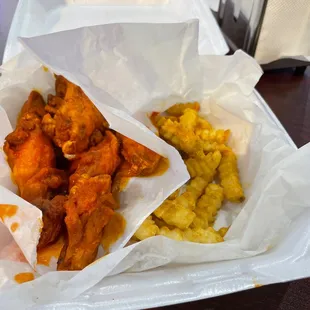 food, fried chicken, bbq wings, poultry, fried chicken wings, chicken, bbq chicken, chicken wings and fried chicken, chicken wings