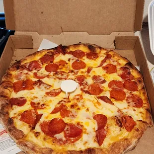 1 Topping Pizza - 14&quot; Medium pizza