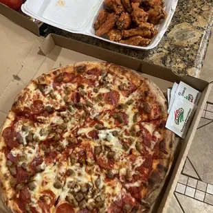 Meat lover pizza, wings