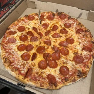 Large Pepperoni Pizza