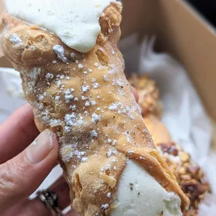 Vanilla Cream Cannoli