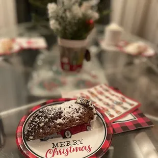 Florentine cannoli
