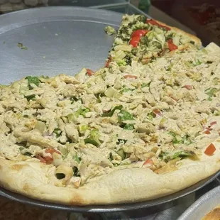 This pizzeria restaurant sells good pizzas, I recommend it. I give it 100% fresh.