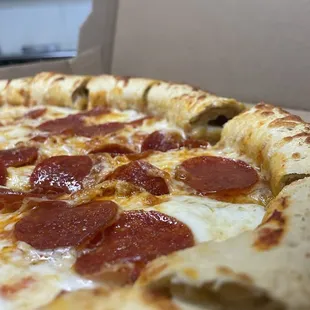 Stuffed crust pizza