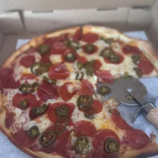 Jalepeno Pepperoni pizza 14&apos;