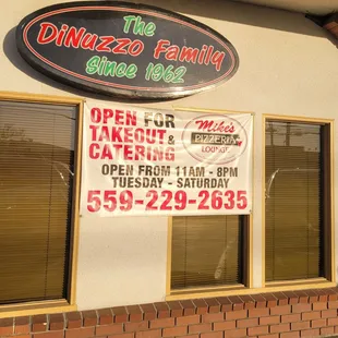 outside, pizza