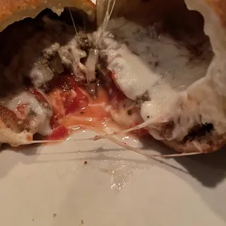 Mikes Special Calzoni