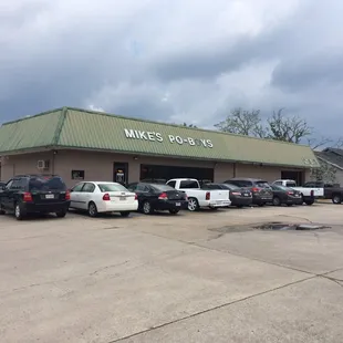 Not too attractive, but a lot of customers. Can&apos;t be too bad.