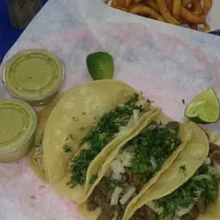 I ate carne asada tacos and they are the best street tacos in Arlington... very flavorful and yummy!!! I come here all the time...
