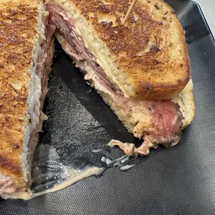 Pastrami Reuben