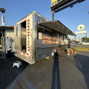 Restaurant/Food Truck