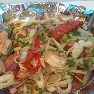 Tallarin Saltado de Mariscos.