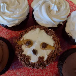 food, dessert, cupcakes