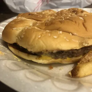 Flattened Deluxe Burger