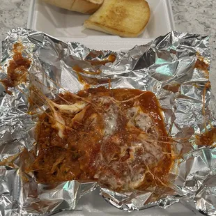 Lasagna and garlic bread