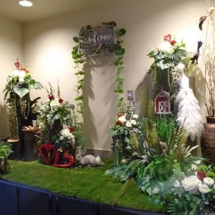 A huge colorful "welcome" display in the front dining room - cool!