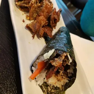 SALMON SKIN ROLL