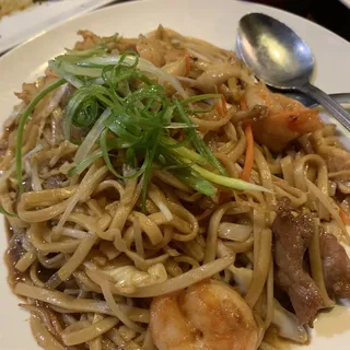 K30. Combo Lo Mein/Udon