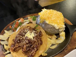 El Sabor Restaurant