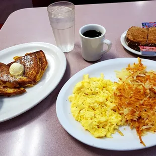 Very good breakfast and nice people!