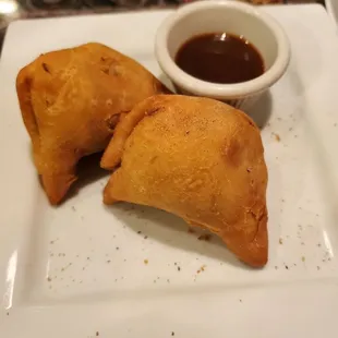 2 Pieces Vegetables Samosa