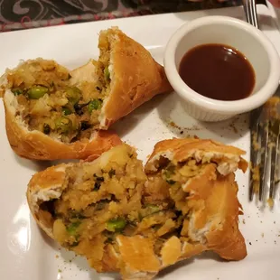 2 Pieces Vegetables Samosa