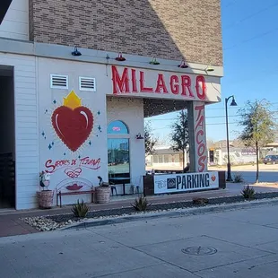 Such a cute place with a patio in west Dallas