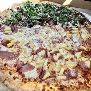 XL half Hawaii and half ABC with arugula