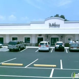 the outside of the restaurant