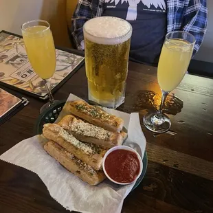 Complimentary (yummy) bread