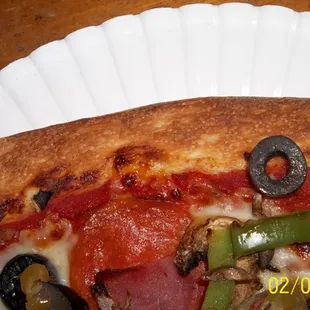 The crust edge is nice and crispy, great for dipping. They have a choice of Ranch Dressing or Marinara.