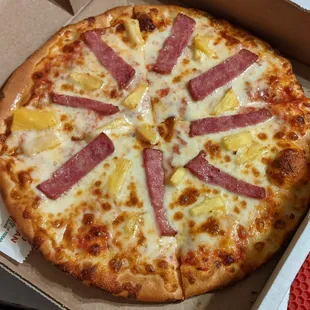 Small specialty Hawaiian (needs more sauce)