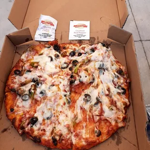 Milano small personal size combination peeza. Pizza! Maybe looks messy and skimp but It has lots of flavor. 4.5 review.