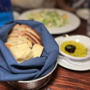 BREAD WITH OLIVE OIL &amp; BALSAMIC