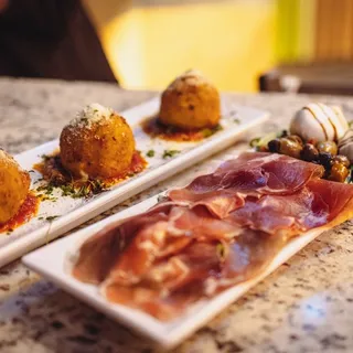 PROSCIUTTO E BURRATA