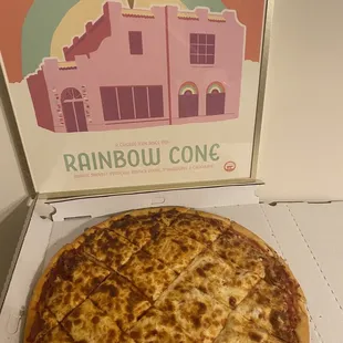 I usually come here to Deep-Throat an ice cream cone after my pizza... -Randy S.