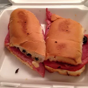 Milano&apos;s Sub to go