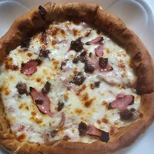 Meat Lover&apos;s Personal Pizza, Delicious