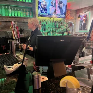 Milano&apos;s Bar
