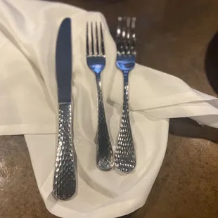 If you&apos;ve ever seen &quot;The Bear&quot; on Hulu, you will understand that shiny silverware is important!