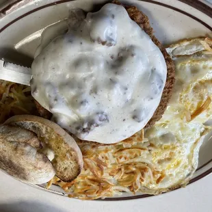 Country fried steak and eggs 5/5