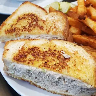 Tuna melt