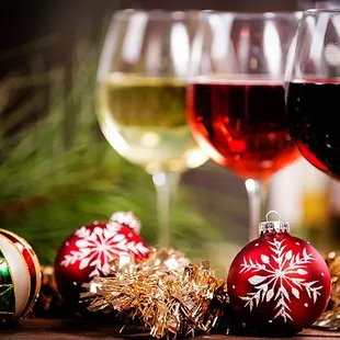 We can help you plan your holiday party from start to finish, from groups of 25 to 225! Contact Aeryn@milfordhills.com for more details!