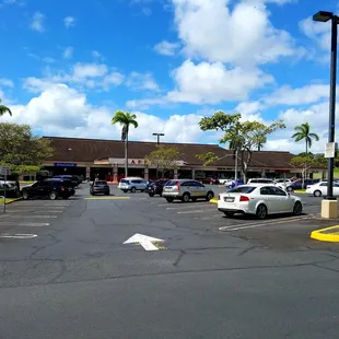 Lots of parking available at the Mililani Marketplace.