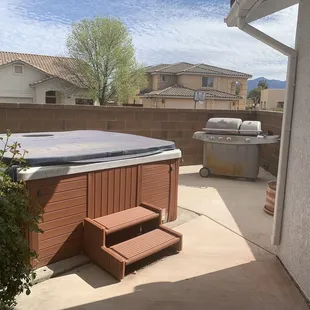 They were able to move and discard this 20 year old hot tub for us! Amazing work!
