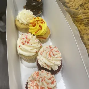 Red Velvet Single Cupcake, Birthday Cake Single Cupcake, berry lemonade cupcake, Wedding Single Cupcake, Caramel Turtle Single Cupcake