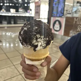 Oreo ice cream with Oreo toppings