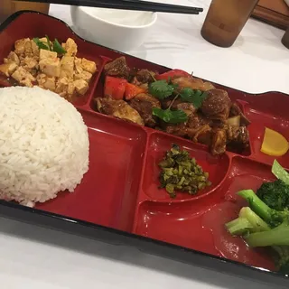 B4. Braised Beef Bento